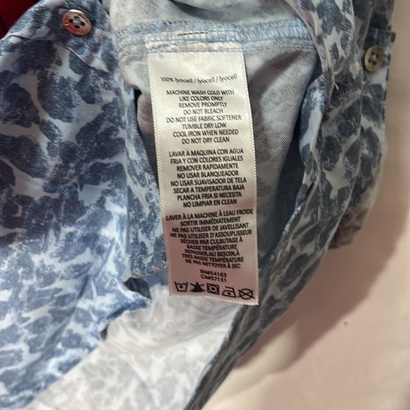 NWOT Calvin Klein Jeans Blue Animal Boyfriend Button Up Shirt Long Sleeve 2X - Picture 6 of 7